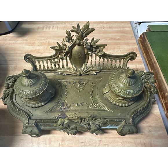 ANTIQUE 19TH CENTURY FRENCH BRASS DOUBLE INKWELL WITH GERMAN INSCRIPTION - Picture 4 of 11